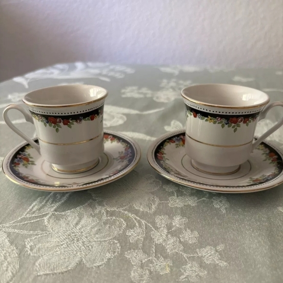 Set Of 2 Vintage Lynns Bennington Fine China Tea Cups & Saucers Floral Country - Picture 1 of 7